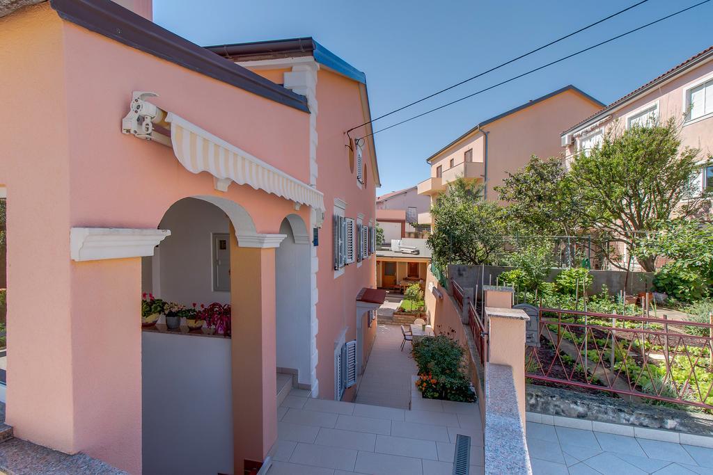 Apartments Leila Мали-Лошинь Экстерьер фото